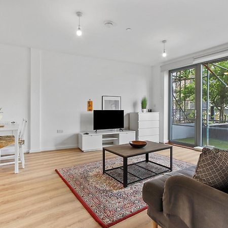 Centrally Located - Modern - 2Bed - 2Bath Apartment ลอนดอน ภายนอก รูปภาพ