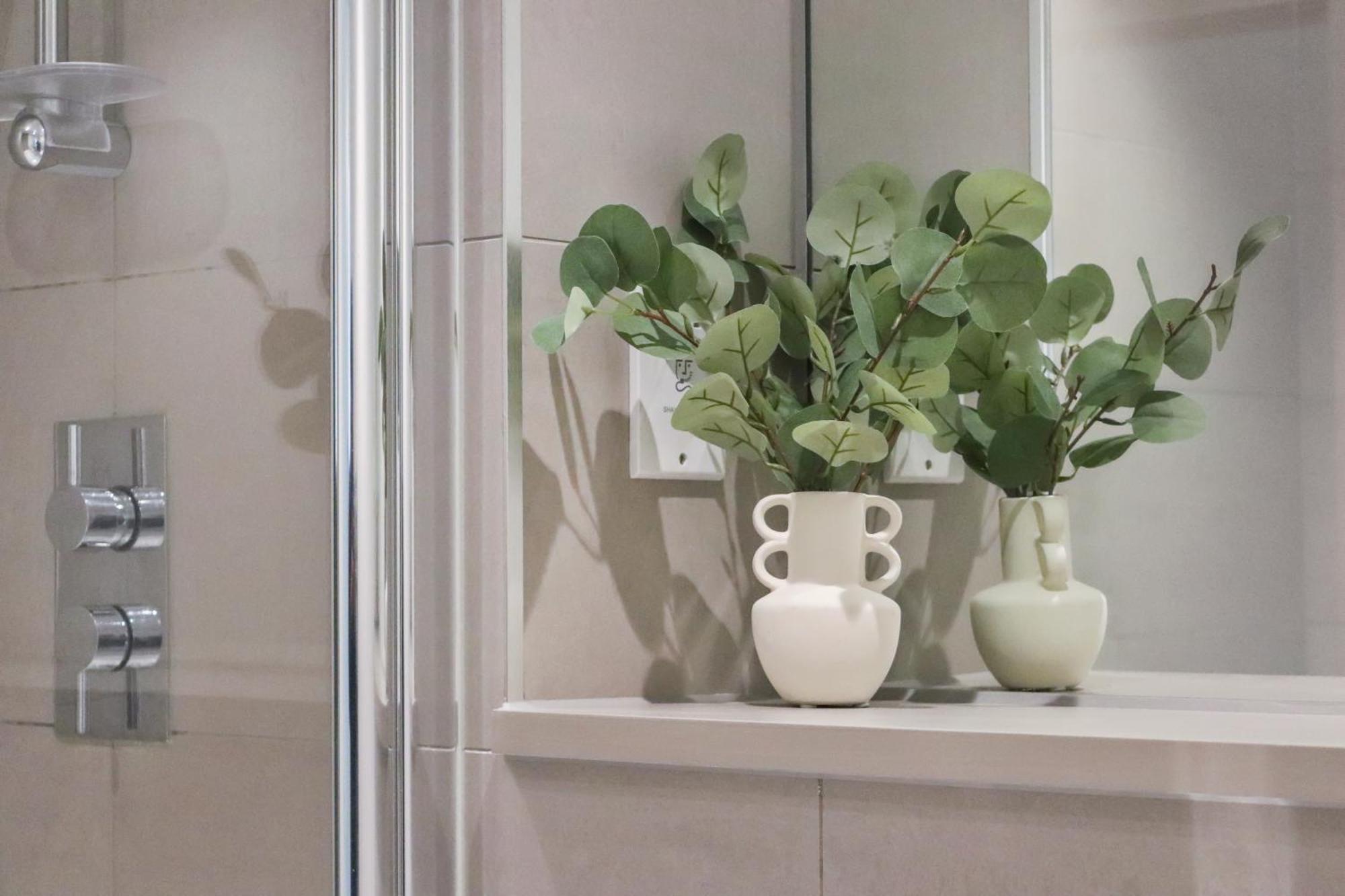 Centrally Located - Modern - 2Bed - 2Bath Apartment ลอนดอน ภายนอก รูปภาพ