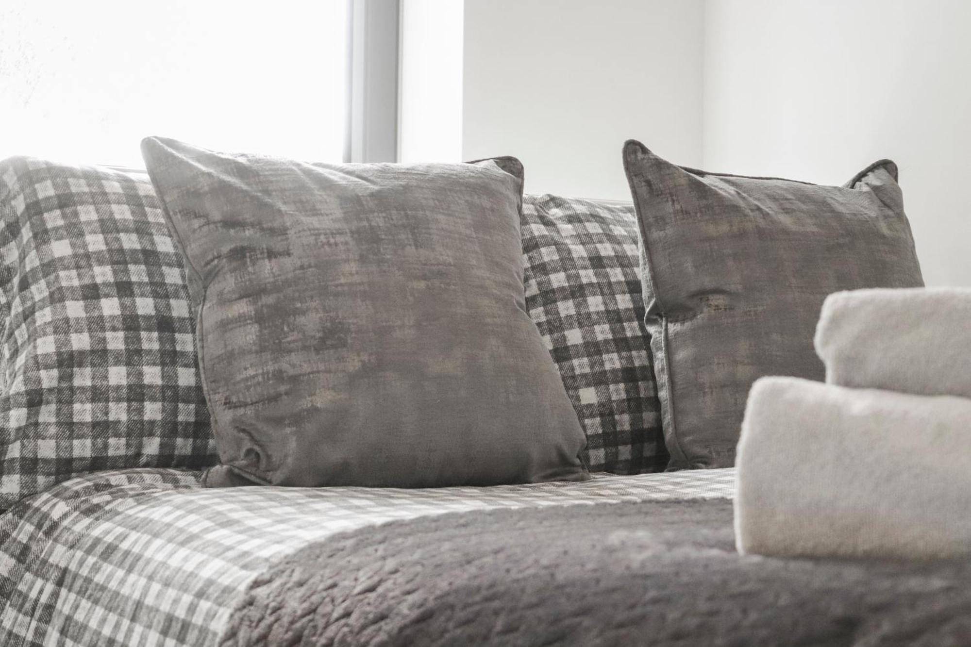 Centrally Located - Modern - 2Bed - 2Bath Apartment ลอนดอน ภายนอก รูปภาพ