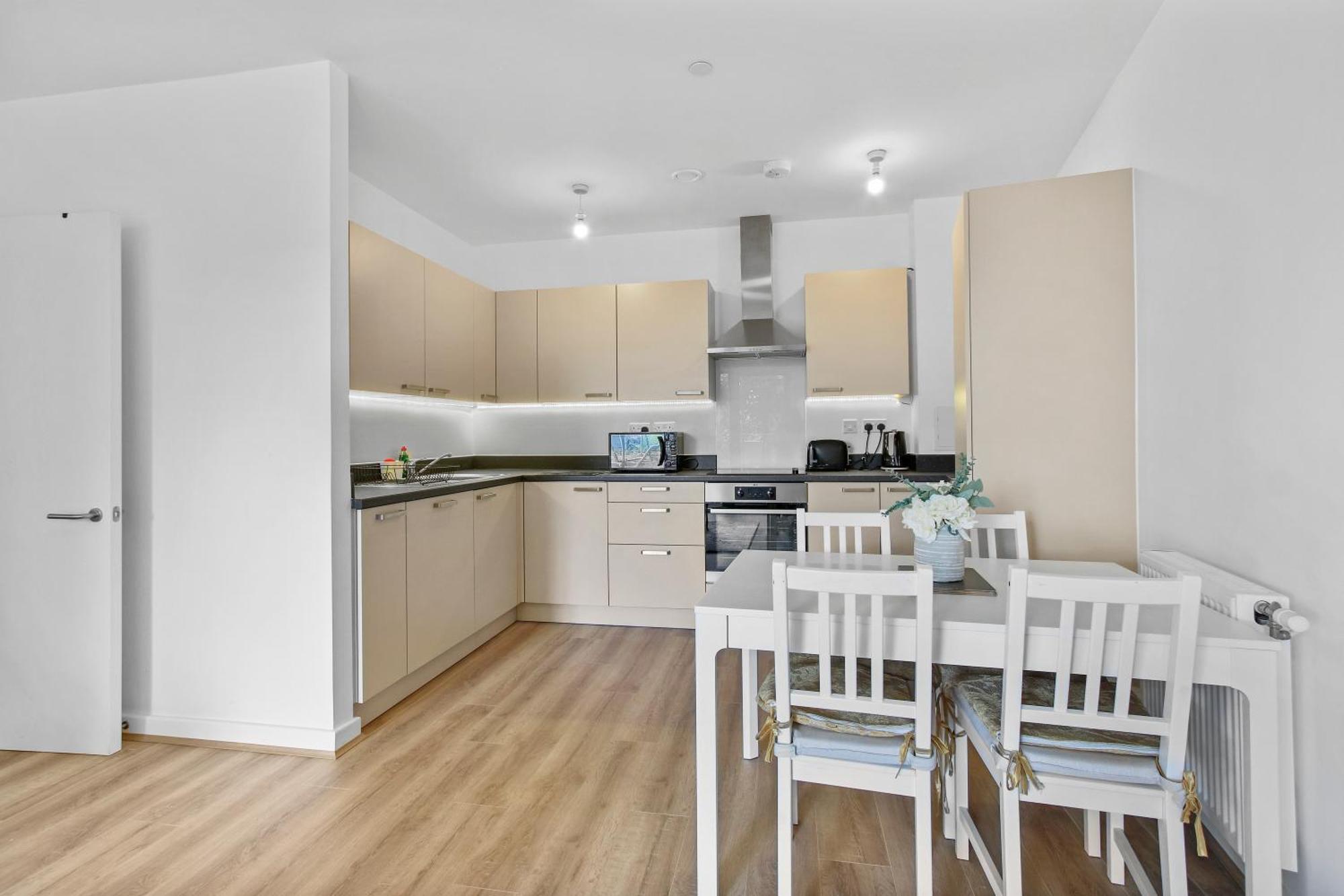 Centrally Located - Modern - 2Bed - 2Bath Apartment ลอนดอน ภายนอก รูปภาพ