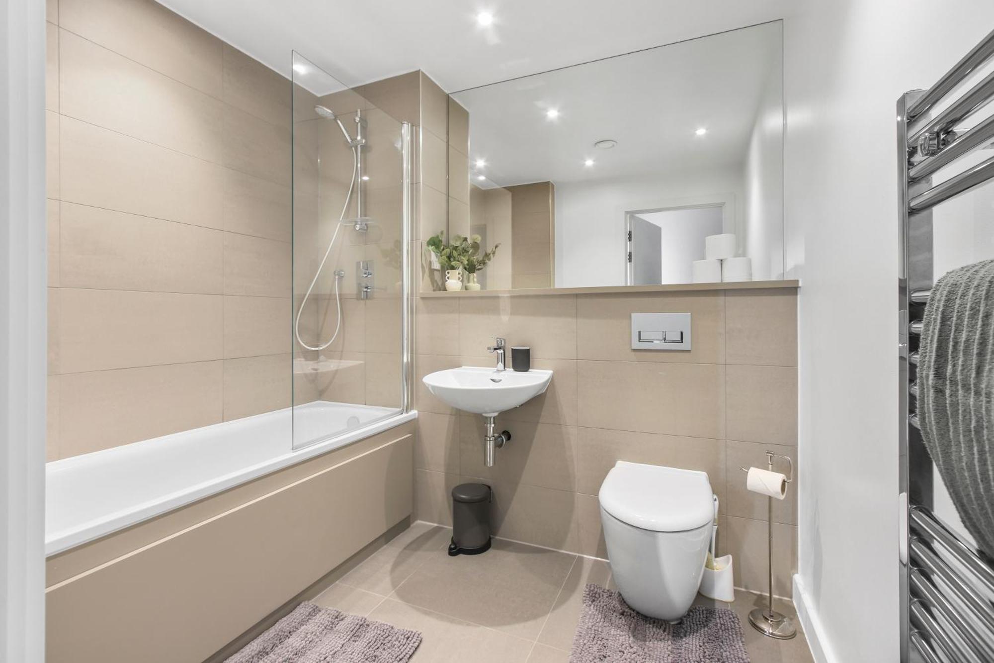Centrally Located - Modern - 2Bed - 2Bath Apartment ลอนดอน ภายนอก รูปภาพ