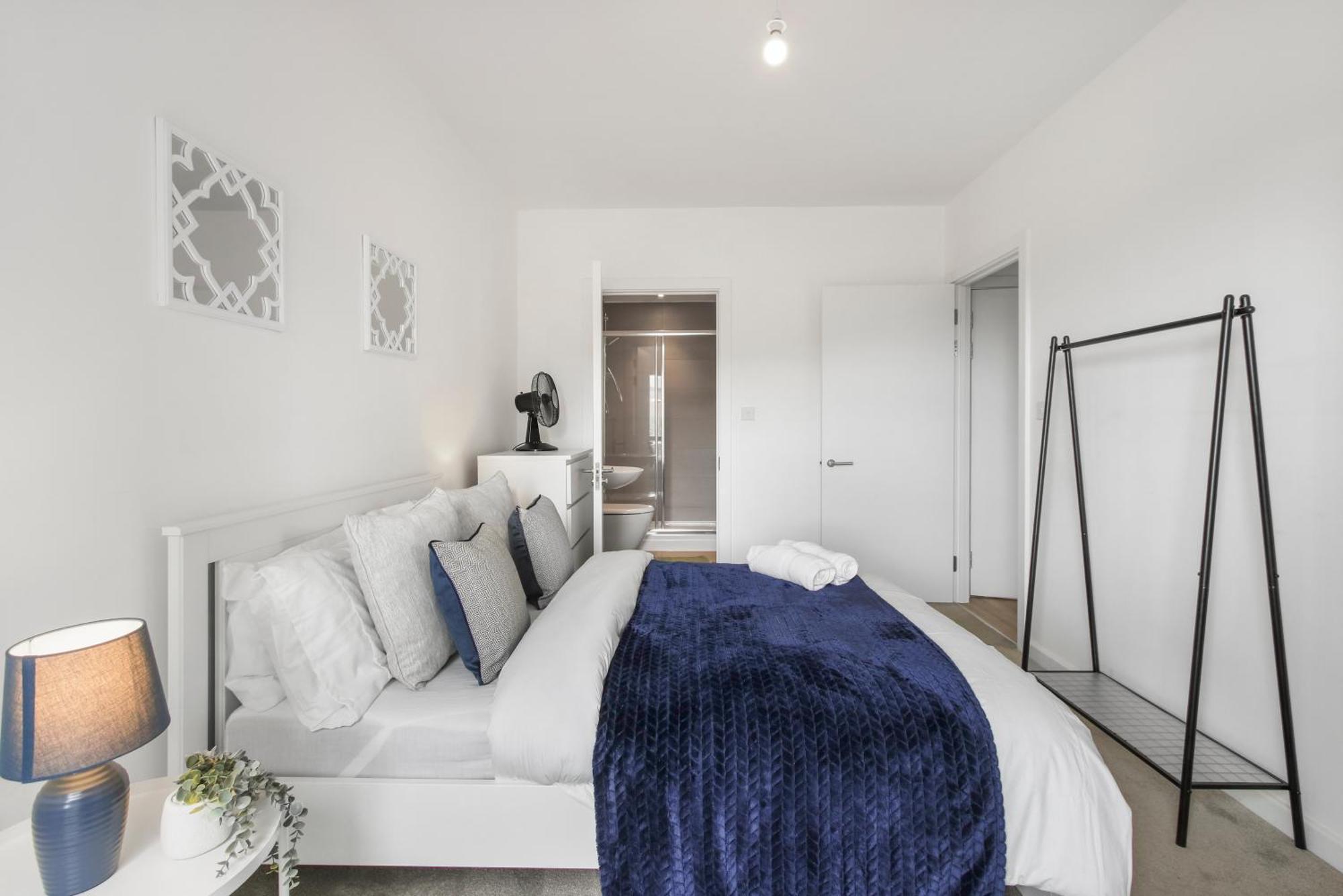 Centrally Located - Modern - 2Bed - 2Bath Apartment ลอนดอน ภายนอก รูปภาพ