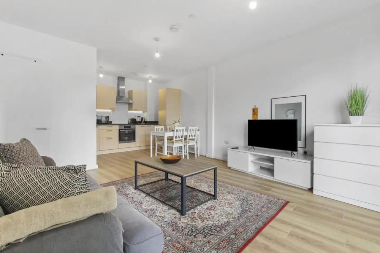 Centrally Located - Modern - 2Bed - 2Bath Apartment ลอนดอน ภายนอก รูปภาพ