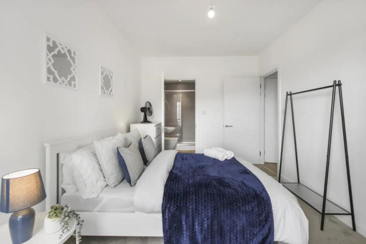 Centrally Located - Modern - 2Bed - 2Bath Apartment ลอนดอน ภายนอก รูปภาพ