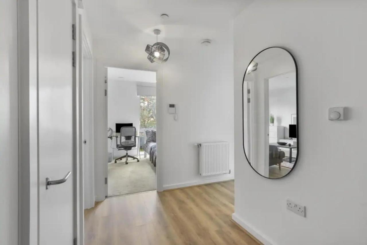 Centrally Located - Modern - 2Bed - 2Bath Apartment ลอนดอน ภายนอก รูปภาพ