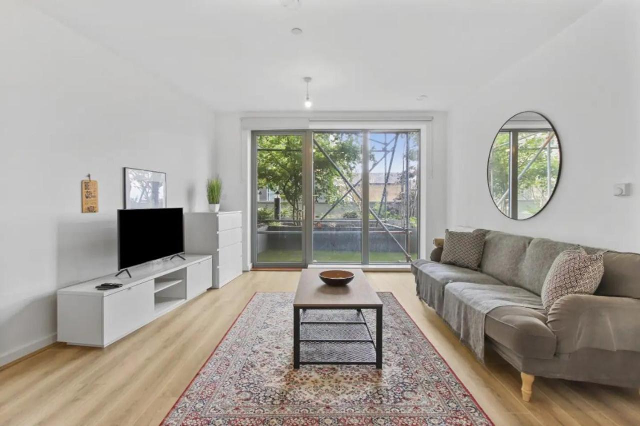 Centrally Located - Modern - 2Bed - 2Bath Apartment ลอนดอน ภายนอก รูปภาพ