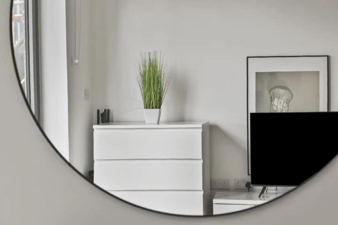 Centrally Located - Modern - 2Bed - 2Bath Apartment ลอนดอน ภายนอก รูปภาพ