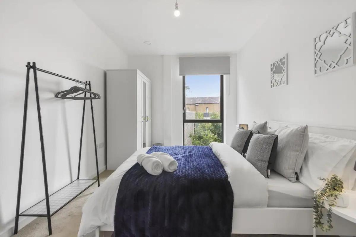 Centrally Located - Modern - 2Bed - 2Bath Apartment ลอนดอน ภายนอก รูปภาพ