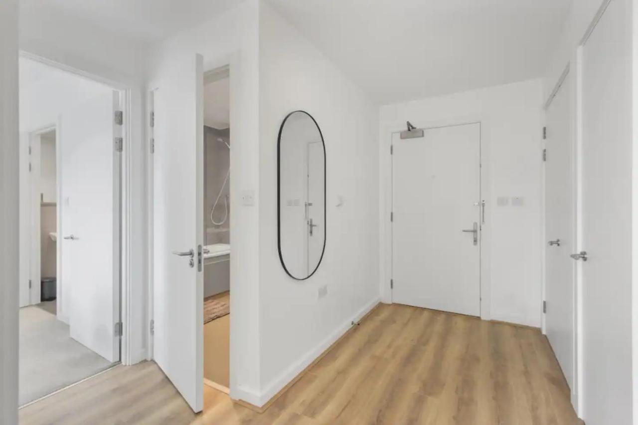 Centrally Located - Modern - 2Bed - 2Bath Apartment ลอนดอน ภายนอก รูปภาพ